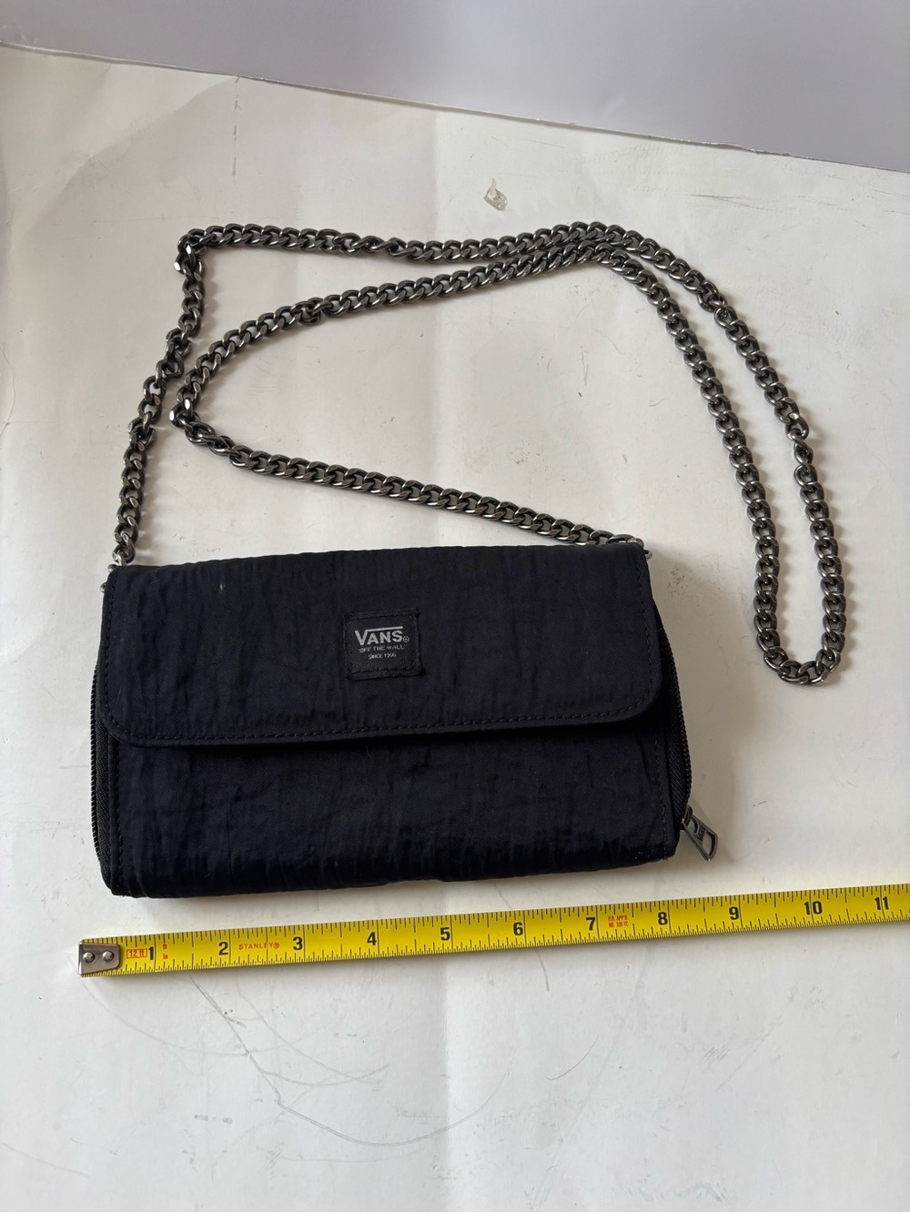 Vans off the wall Black Crossbody Wallet with Chain Strap